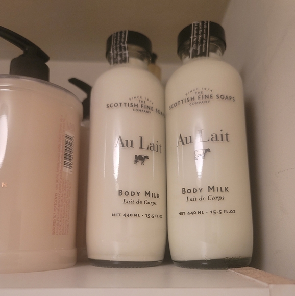 SFS Au Lait 2pc Bundle Hand Lotion, Hand Wash + Bonus: Essential Oil - Picture 10 of 16